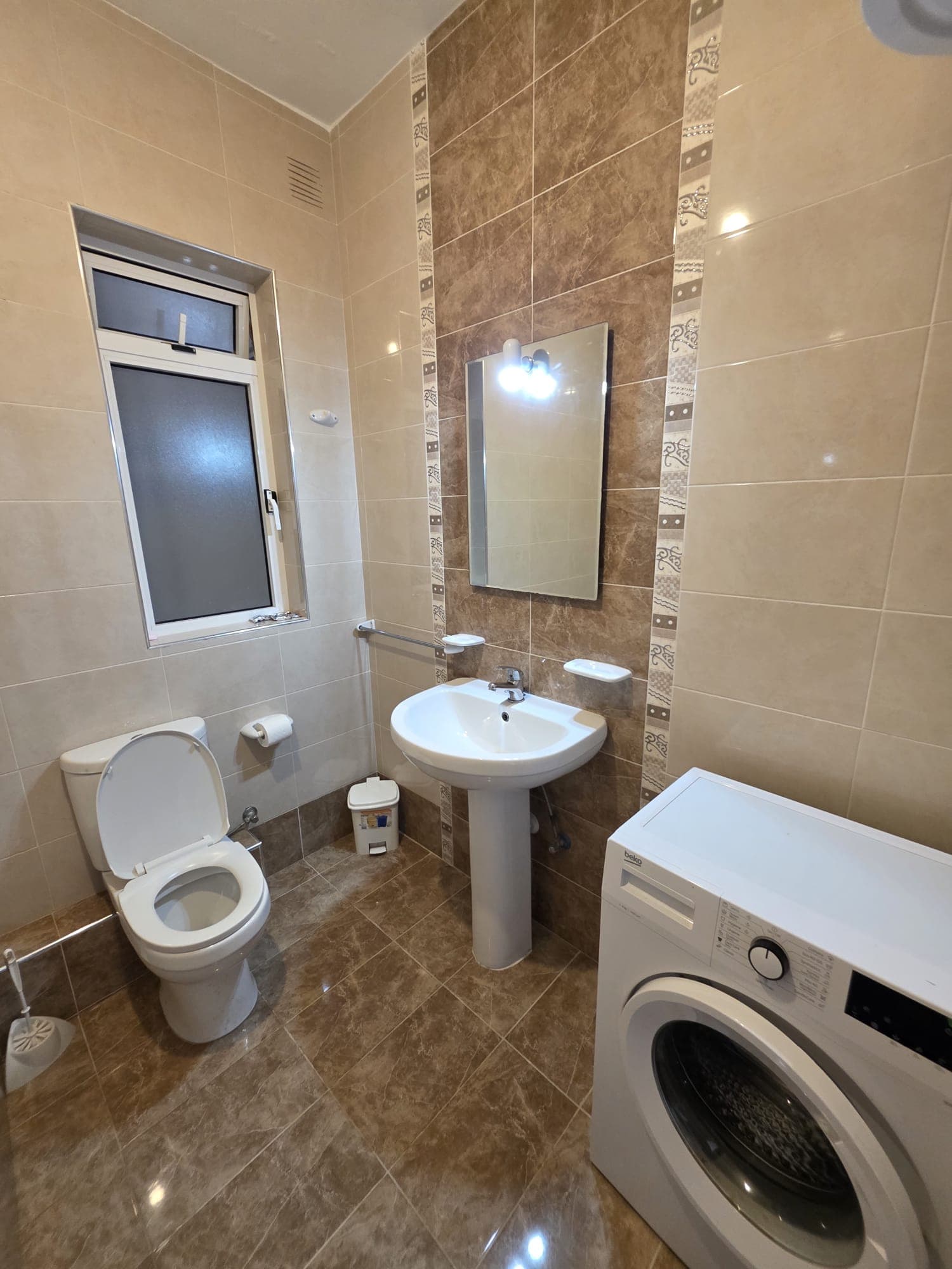 2 bedrooms / 2 bathrooms 8