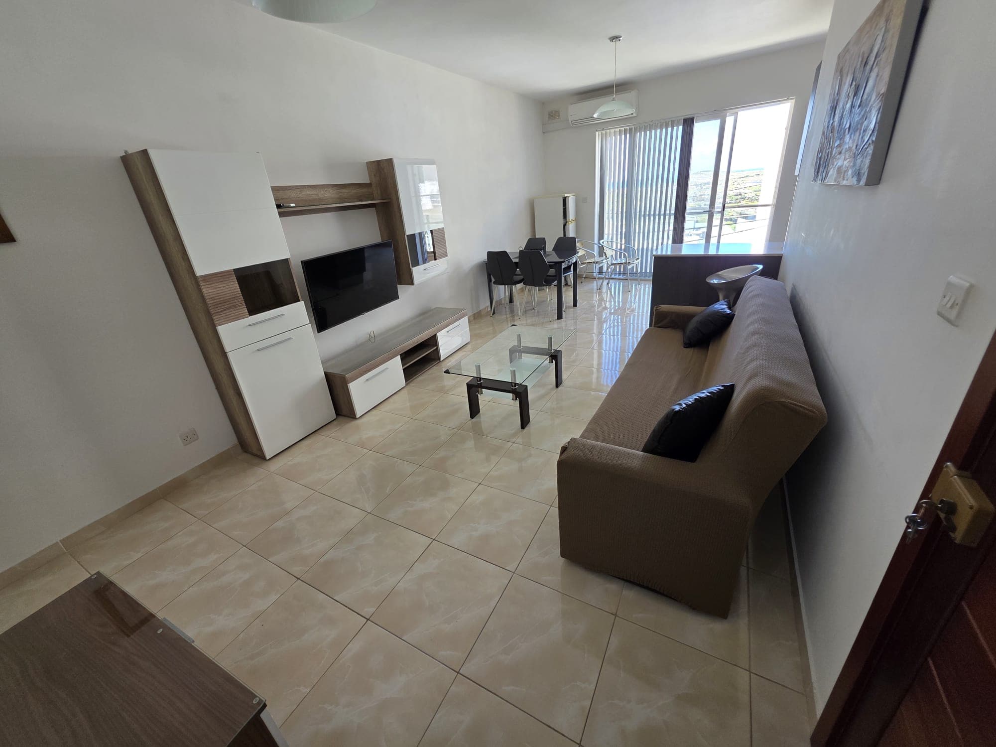 2 bedrooms / 2 bathrooms 11