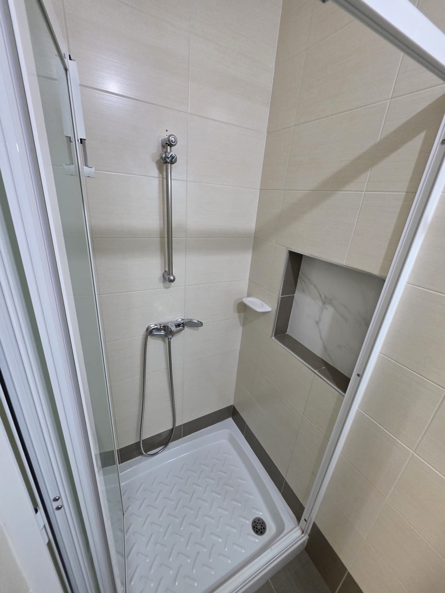 2 bedrooms / 2 bathrooms 12