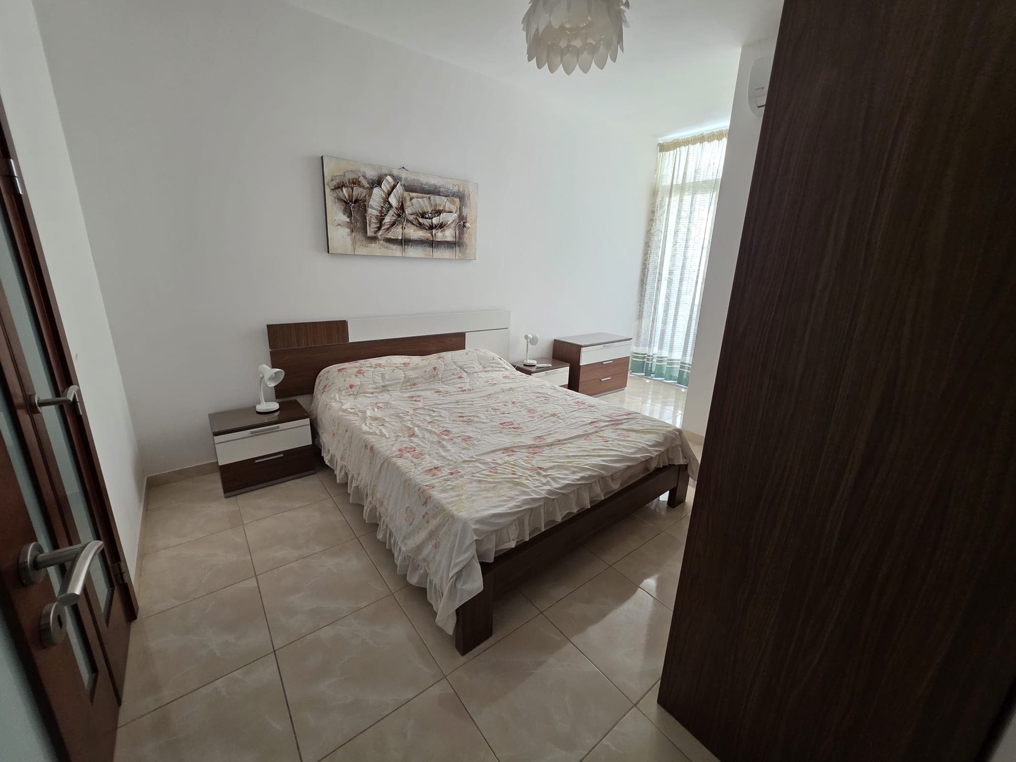2 bedrooms / 2 bathrooms 14